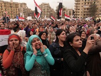 Protesty vyvolalo urýchlené schválenie návrhu novej ústavy spojencami prezidenta Mursího