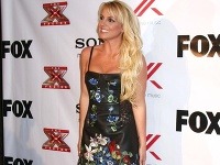 Britney Spears sa doširoka usmievala napriek bolestivým ranám na chodidle.