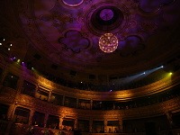 Trinásty ročník Plesu v opere sa už tradične konal v historických priestoroch SND. 