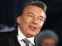 Karel Gott sa priznal, že jeho nos je chirurgicky upravený.  