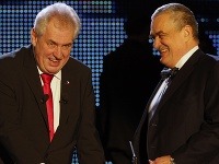Kandidáti na prezidenta ČR Karel Schwarzenberg a Miloš Zeman.