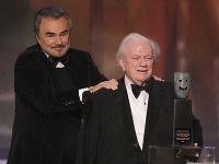 Burt Reynolds odovzdal cenu za celoživotné dielo hercovi Charlesovi Durningovi