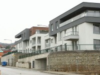 Koleníkov byt sa nachádza v novostavbe z konca roku 2011.