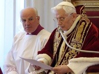 Benedikt XVI oznamuje svoje rezignáciu Benedikt XVI oznamuje svoje rezignáciu