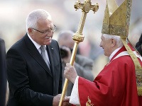 Václav Klaus a Benedikt XVI. Václav Klaus a Benedikt XVI.