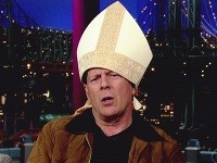 Bruce Willis si počas nedávnej talkšou zažartoval na účet pápeža Benedikta XVI., ktorý rezignoval.