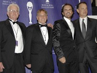 Rick Huxley, Lenny Davidson a Dave Clark s hercom Tomom Hanksom