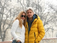 Štefan Skrúcaný tvorí v súkromí pár s moderátorkou Erikou Judínyovou. 