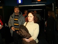 Na premiéru novej českej komédie sa prišiel pozrieť aj slovenský herec Ivo Gogál s manželkou. 