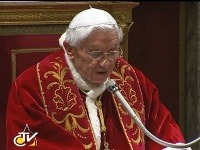 Benedikt XVI. pri rozlúčke s kardinálmi. Benedikt XVI. pri rozlúčke s kardinálmi.