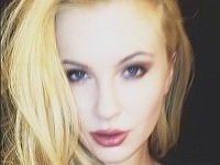 Ireland Baldwin svoju tvár často predvádza na sociálnych sieťach.