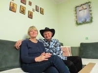 Stanislav a Irena Blšákovci. Do ich rodiny sa prišli mladíci polepšiť.