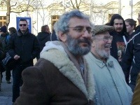 Grigorij Mesežnikov a Pavol Traubner na zhromaždení proti pochodu neonacistov.