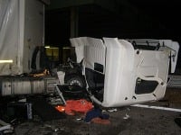 Nočná havária kamiónov na D2.