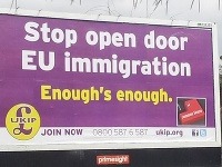 Strana UKIP Nigela Faragea je známa antiimigračným postojom
