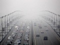 Hlavné mesto Indie trápi silný smog: Úrady sa rozhodli zavrieť všetky školy