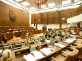 Opozičné návrhy zákonov v parlamente neprešli