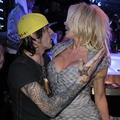 Pamela Anderson a Tommy Lee počas MTV Video Music Awards v Palms Hotel v Las Vegas