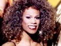 Rodina Whitney Houston je v šoku: V televízii si ju pomýlili s týmto transvestitom!
