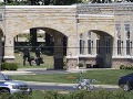 Ozbrojený protest v sikhskom chráme v Anglicku: Britská polícia zatkla 55 ľudí