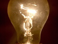 Koniec klasickým žiarovkám: Ako nakupovať „svetlo“ po novom