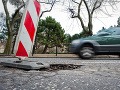Bratislava pokračuje v opravách zimou zničených ciest
