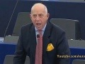 Vypočujte si ohnivý prejav politika: Europoslanci, ste najväčší podvodníci, ľudia vás obesia!