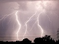 FOTO Slovensko opäť zasiahnu búrky: Zajtra má pršať na celom území krajiny
