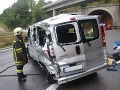 Tragická zrážka nákladného auta s minibusom v Rumunsku: Desať ľudí prišlo o život