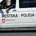 Bratislavskí policajti mali vyberať nezákonné pokuty!