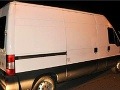Dodávka plná migrantov sa zrazila s nákladným autom: Z Macedónska hlásia jednu obeť