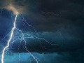 Mimoriadne varovanie meteorológov: Hrozia nebezpečné búrky a povodne, bude to drsné!