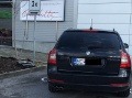 FOTO Vodič v Hlohovci sa nekašľal: Keď uvidíte, ako špičkovo zaparkoval, pobavíte sa