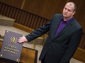 Poslanec ĽSNS si vydýchol: Za statusy na sociálnej sieti ho polícia neobviní