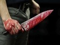 Rodinná dráma v Gabčíkove: Syn (37) hodil po otcovi kuchynský nôž, trafil presne do srdca