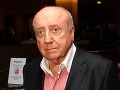 FOTO Klikať iba na vlastné riziko: 75-ročný Felix Slováček len v slipových plavkách!