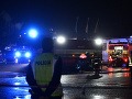 V Sládkovičove horí sklad s textilom: Varovanie pre obyvateľov, neotvárajte okná!
