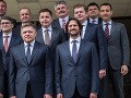 Ficov Smer spustil novú mediálnu kampaň: Radikálny prepad preferencií, v hre sú predčasné voľby