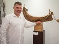 Veľkolepá výstava uznávaného sochára Jána Ťapáka začala: Bratislavskú galériu zaplnil bronz