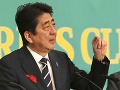 Zmeny v Japonsku: Premiér sa rozhodol reorganizovať vládny kabinet