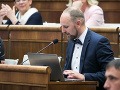 OĽaNO prišlo s ďalšou kauzou: Štátna firma vyplatila jednorázovú odmenu 8 miliónov