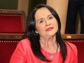 Gregorová po útokoch od exmilenca opäť v spoločnosti: Kŕčovitý úsmev a rýchly útek!