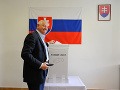 Tibor Mikuš počas volieb.