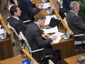 Armádne nákupy rozvášnili poslancov: Matovič hovorí o trestnoprávnej dohre