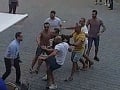 Čašník, ktorého zbili cudzinci v Prahe, pred kamerami: Jeden kopanec a nemusel som tu byť