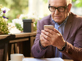 Seniori sa dajú oveľa rýchlejšie oklamať: Podvodníkov na internete je čoraz viac