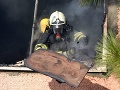 Požiar v obci Nižný Žipov museli likvidovať hasiči.