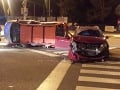 Auto po kolízii skončilo Auto po kolízii skončilo