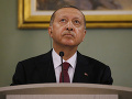 Erdogan vyzýva svet: Vysielajte zábery aj z parížskych protestov, nielen z Turecka