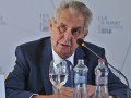 Českí senátori pripravili obžalobu na prezidenta Zemana: Obvinili ho z hrubého porušenia ústavy